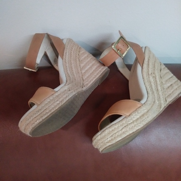 MICHAEL KORS LEATHER ESPADRILLE WEDGES Sz 7 - Picture 1 of 6